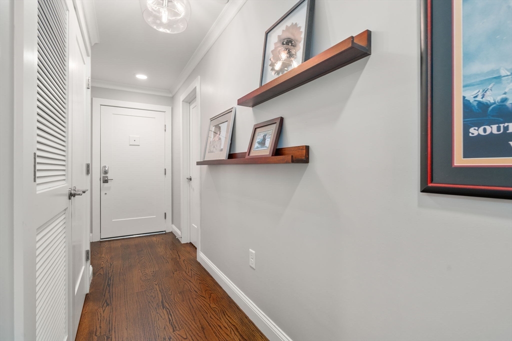 1789 Centre St # 301, Boston Unit: 301