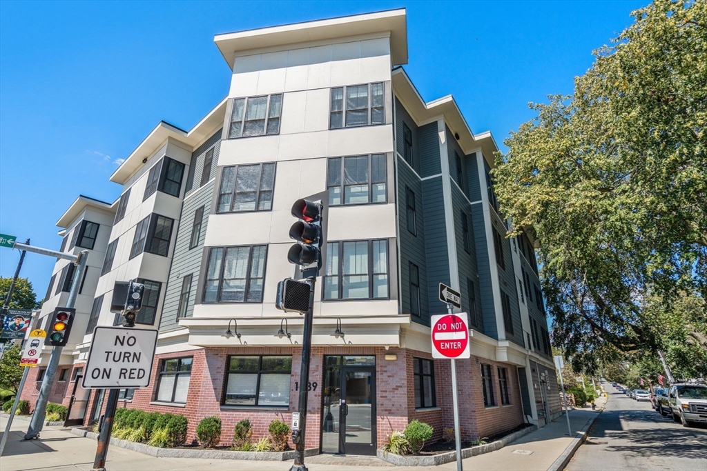 1789 Centre St # 301, Boston Unit: 301