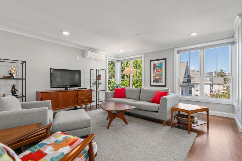 1789 Centre St # 301, Boston Unit: 301