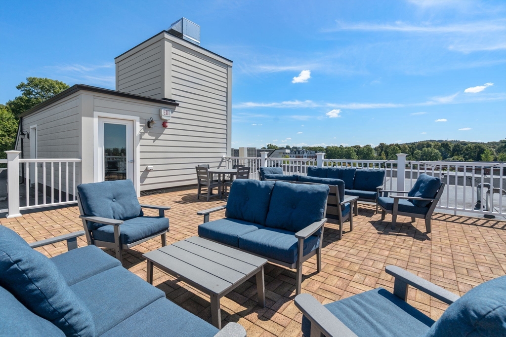 1789 Centre St # 301, Boston Unit: 301