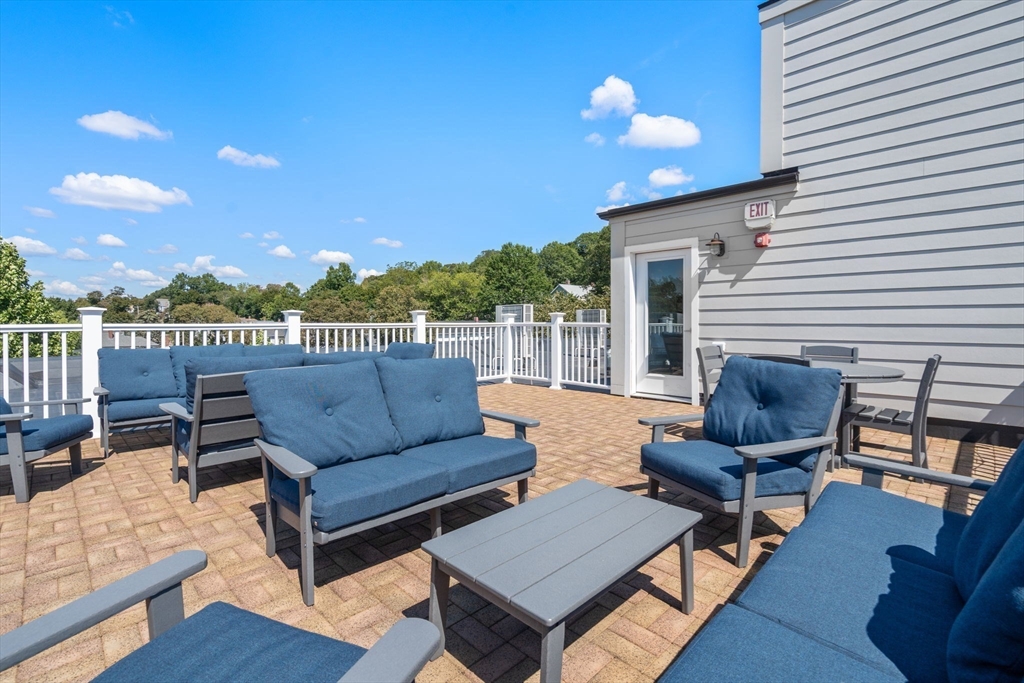 1789 Centre St # 301, Boston Unit: 301