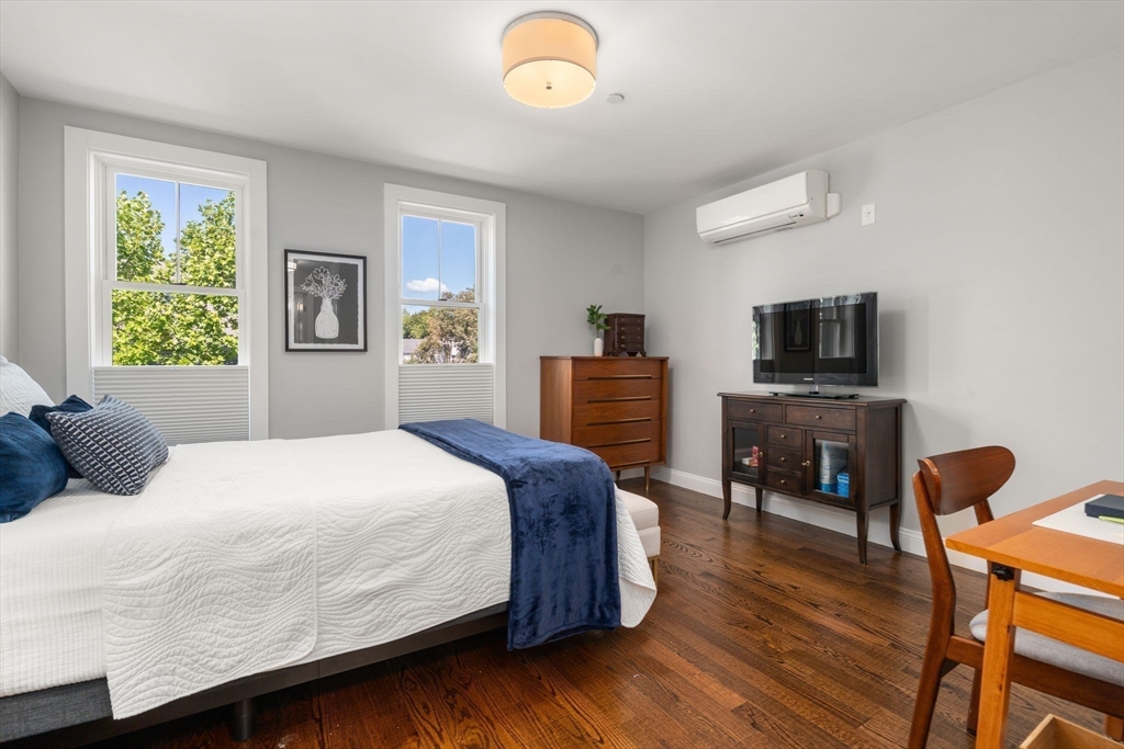 1789 Centre St # 301, Boston Unit: 301