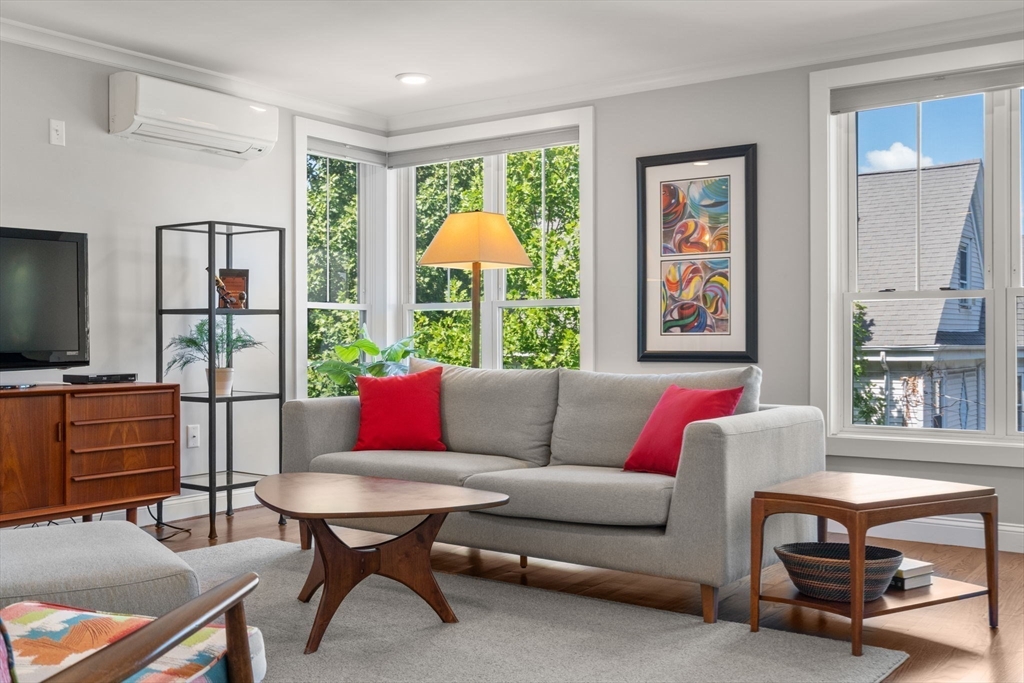 1789 Centre St # 301, Boston Unit: 301