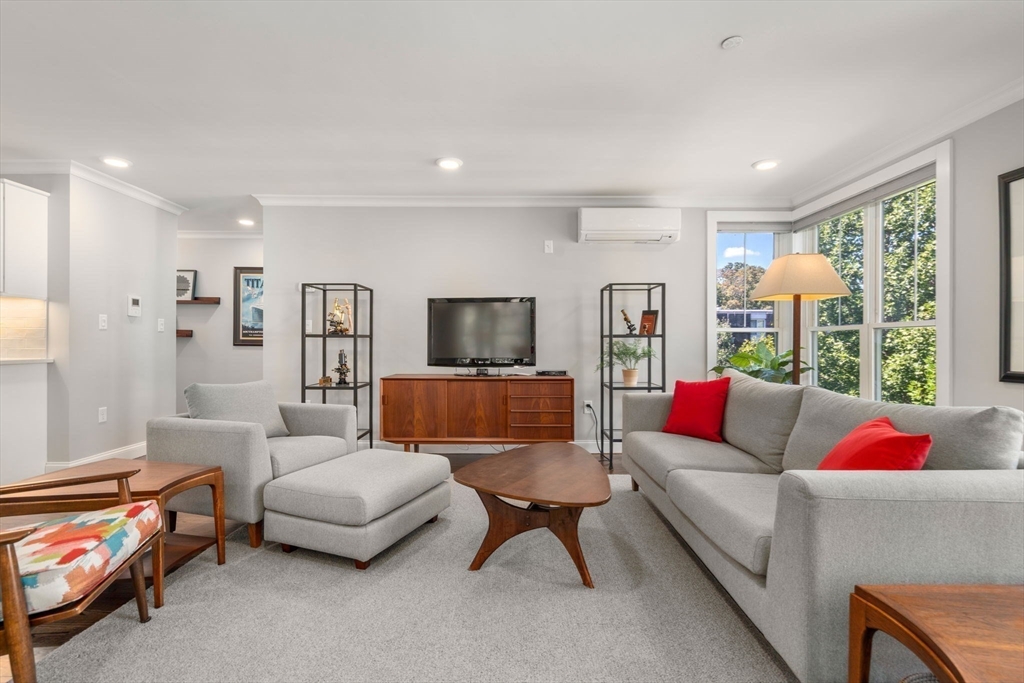 1789 Centre St # 301, Boston Unit: 301