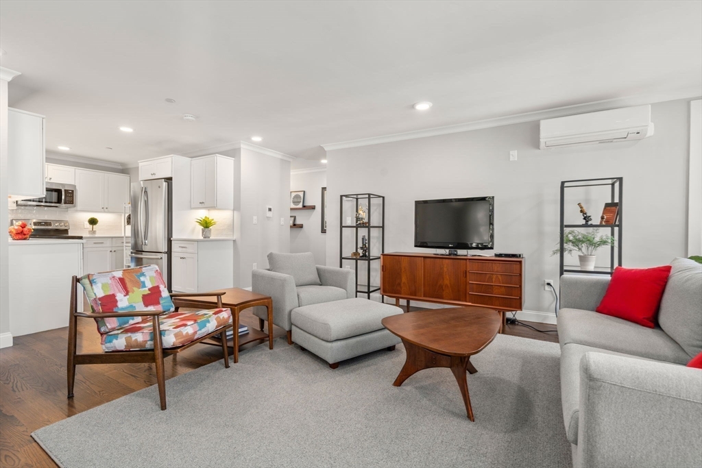 1789 Centre St # 301, Boston Unit: 301