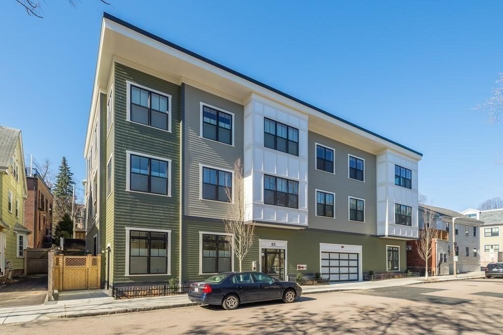 65 Green St # 101