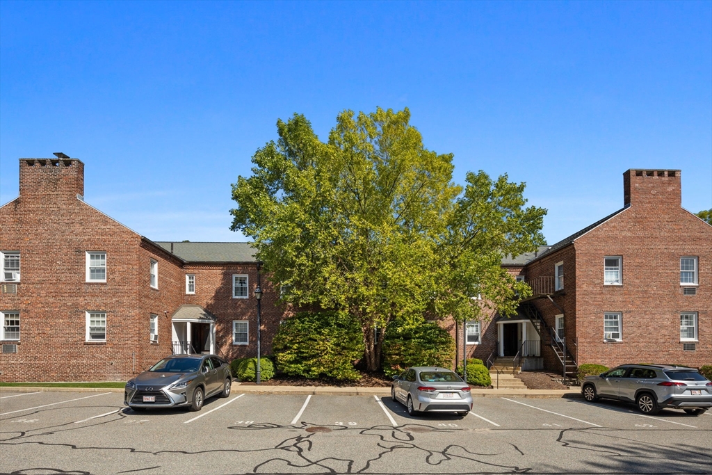 27-29 Commonwealth Ave # 9