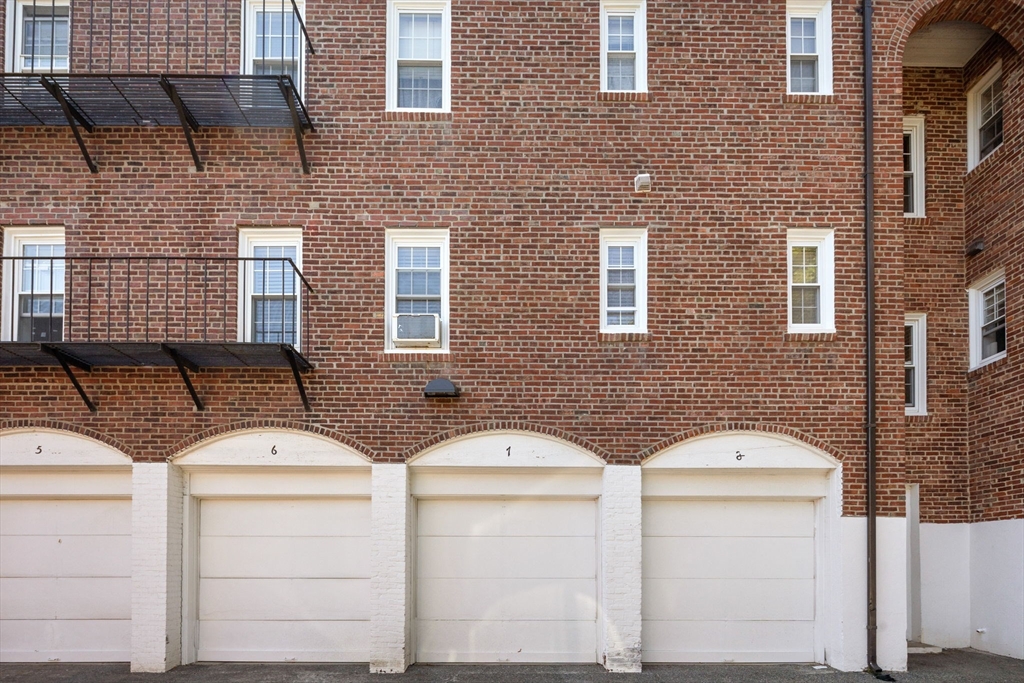 27-29 Commonwealth Ave # 9