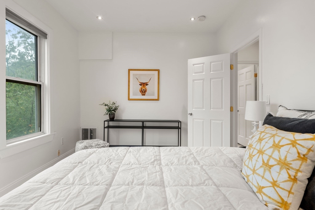 178 Hyde Park Ave # 3