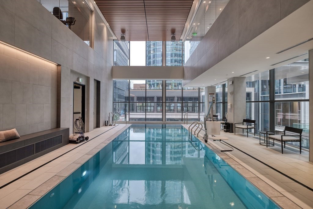 133 Seaport Blvd # 1916