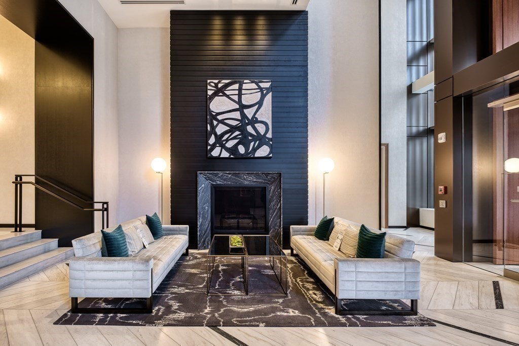 133 Seaport Blvd # 1916