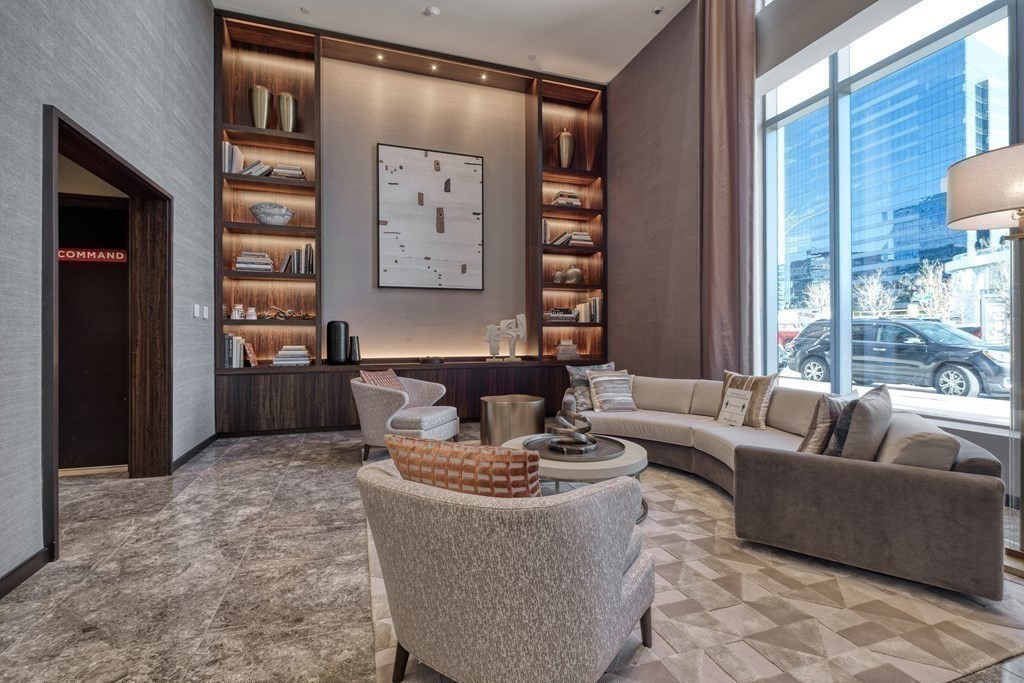 133 Seaport Blvd # 1916