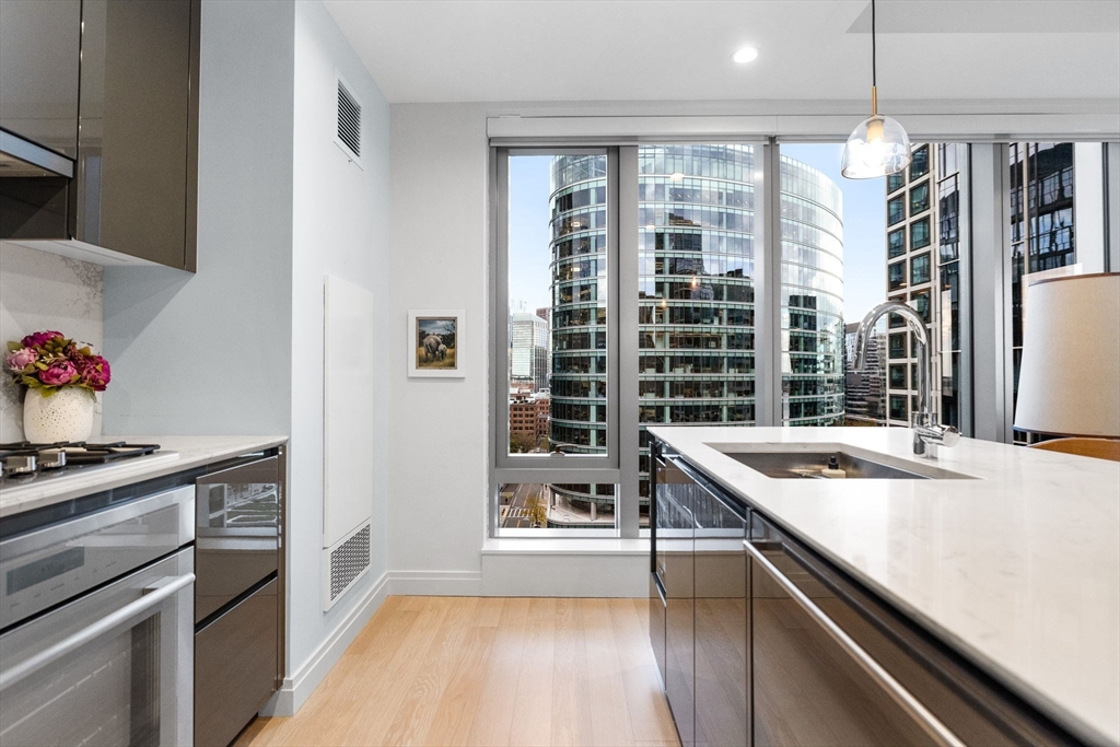 135 Seaport Blvd # 1503