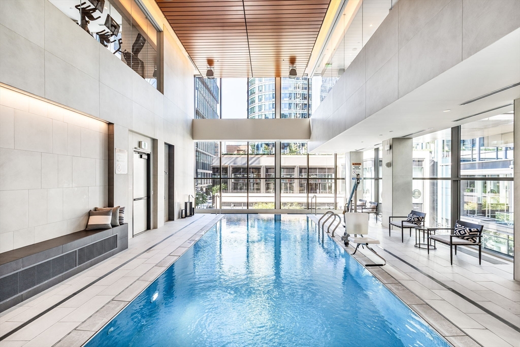 135 Seaport Blvd # 1503