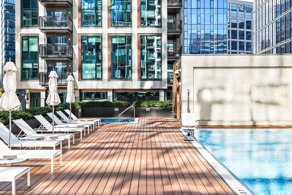 135 Seaport Blvd # 1503