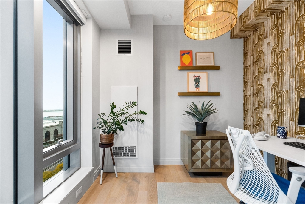 135 Seaport Blvd # 1503
