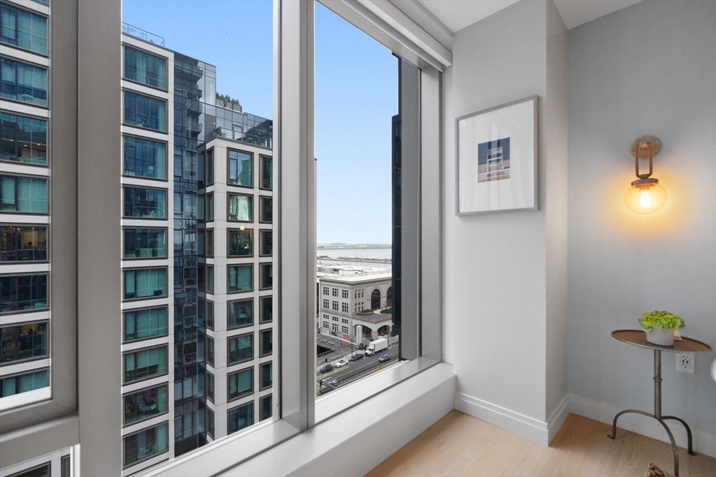 135 Seaport Blvd # 1503