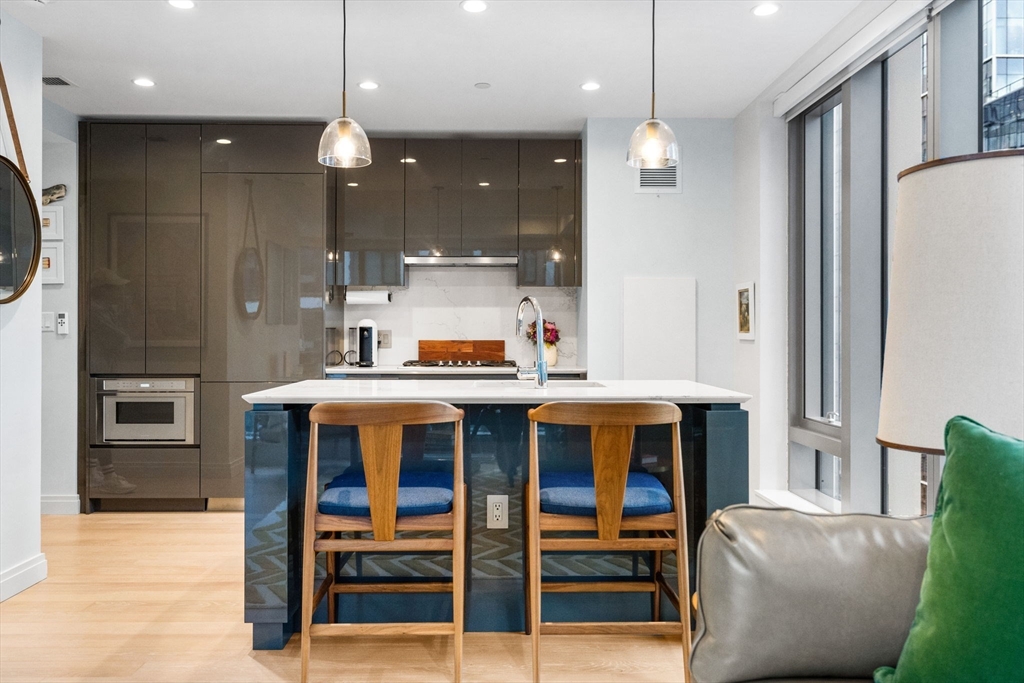 135 Seaport Blvd # 1503