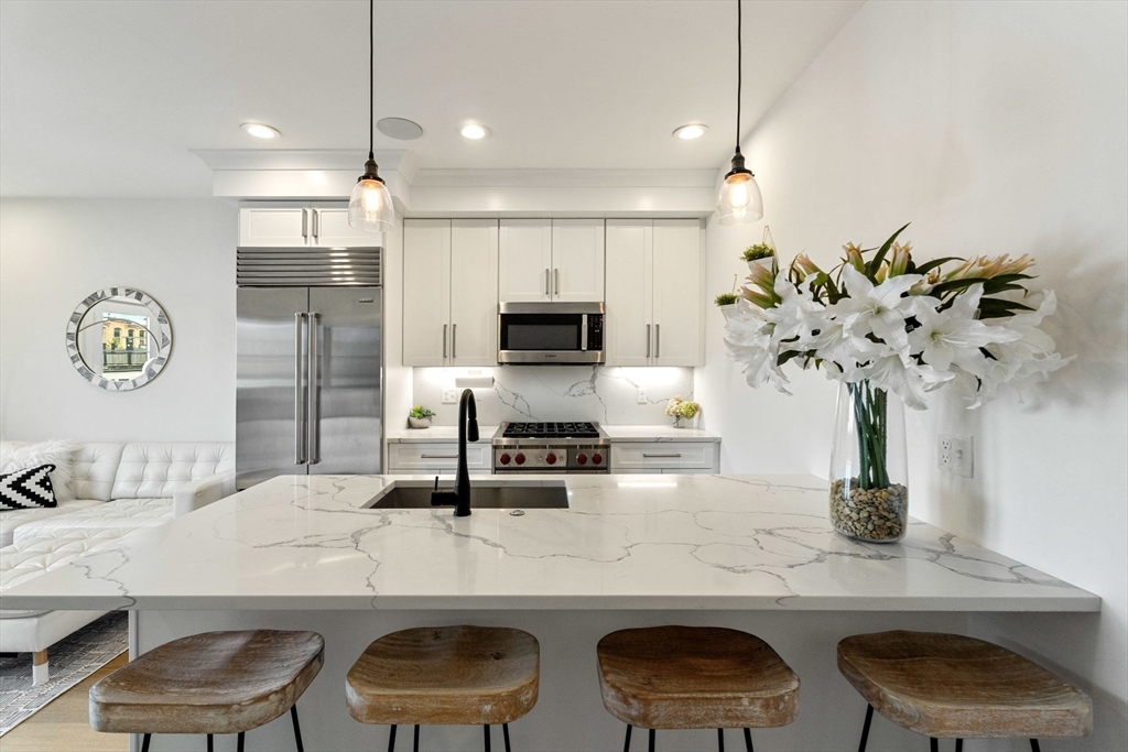 258-260 W Third Street # 2B