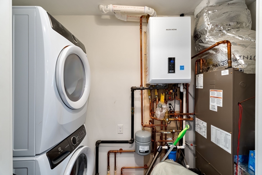 258-260 W Third Street # 2B