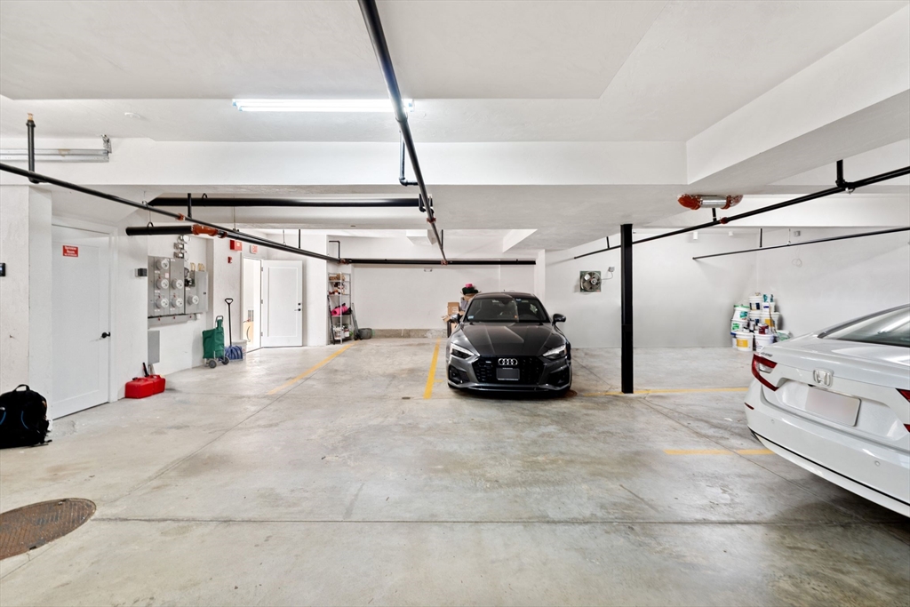 258-260 W Third Street # 2B