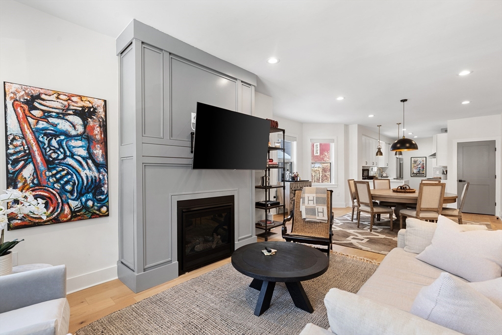 161 Lowell St # 1