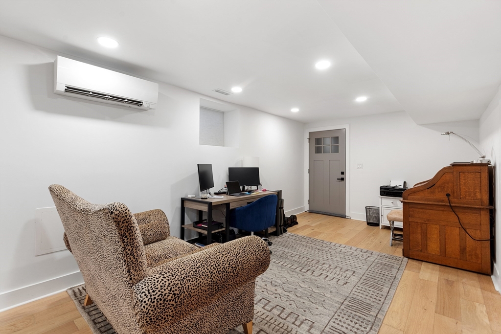 161 Lowell St # 1