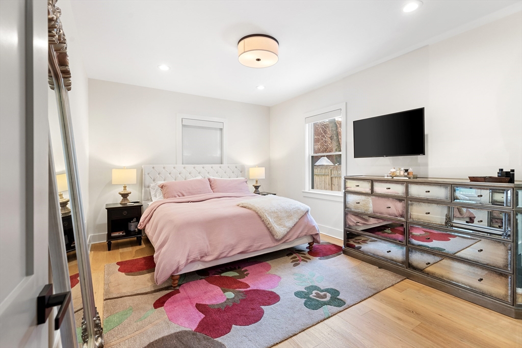 161 Lowell St # 1