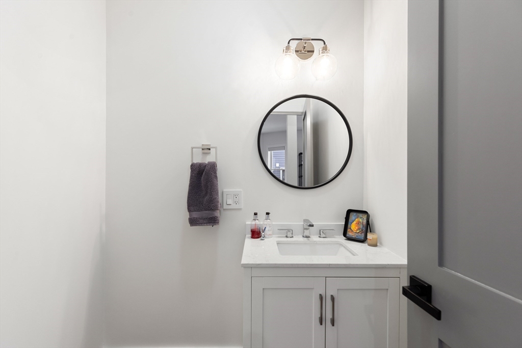 161 Lowell St # 1