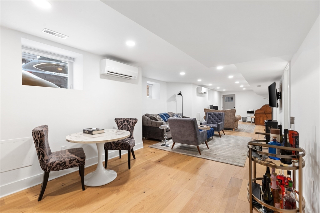 161 Lowell St # 1