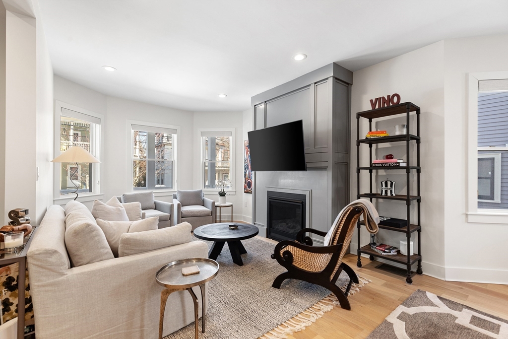 161 Lowell St # 1
