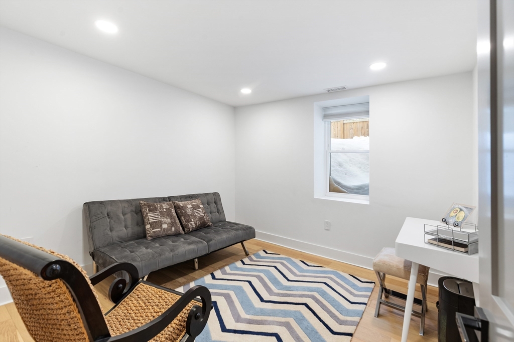 161 Lowell St # 1