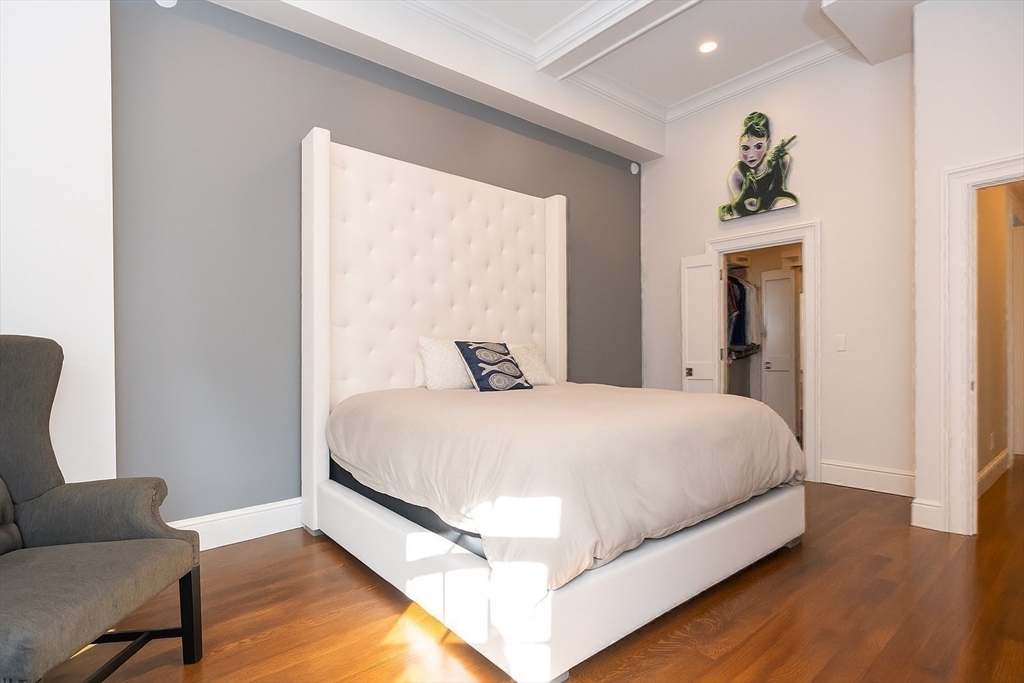 288 Commonwealth Ave # 1