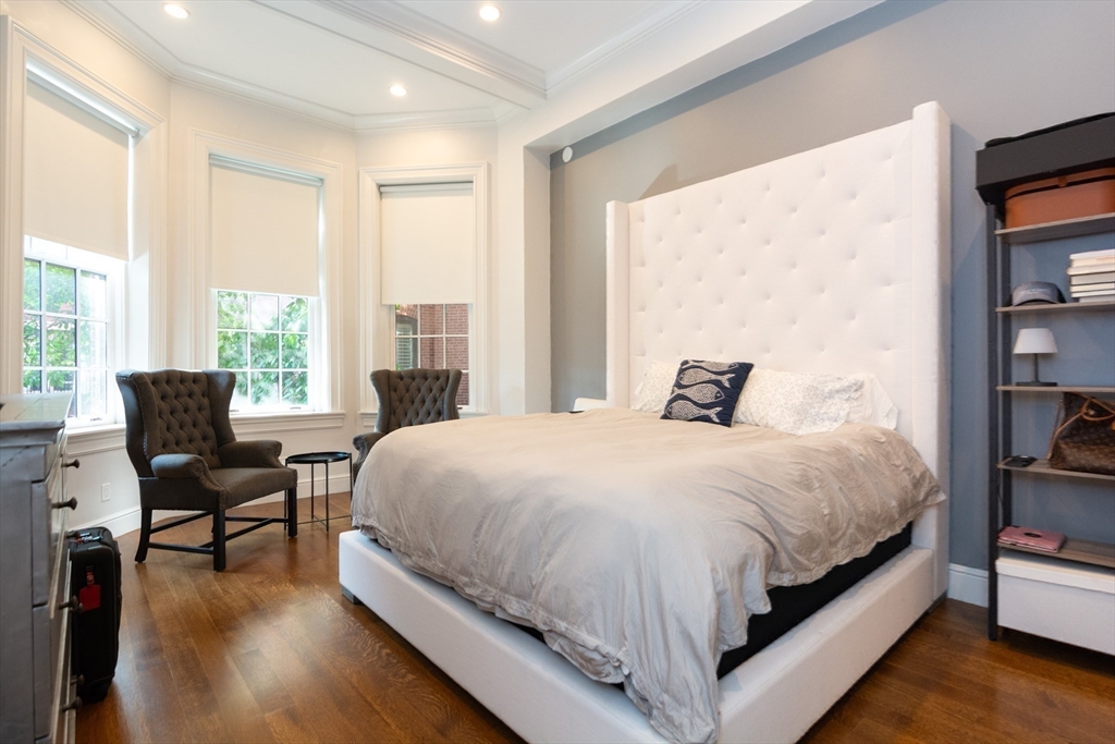 288 Commonwealth Ave # 1