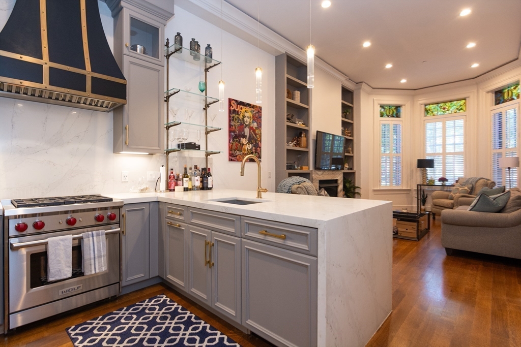 288 Commonwealth Ave # 1