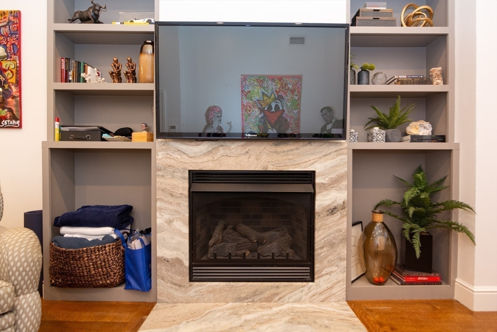 288 Commonwealth Ave # 1