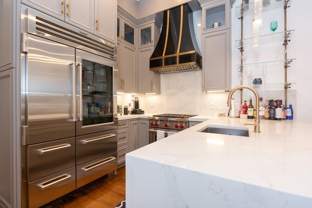 288 Commonwealth Ave # 1