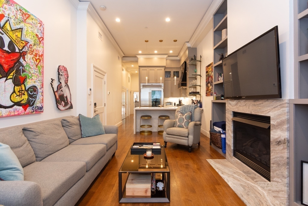 288 Commonwealth Ave # 1