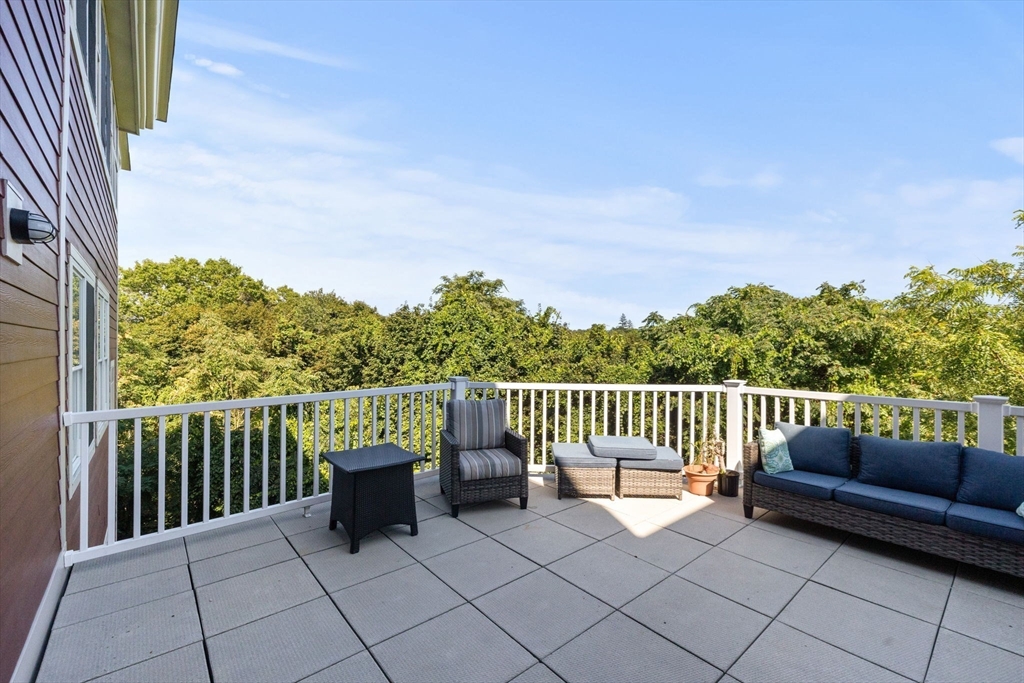 27-29 Commonwealth Ave # 9