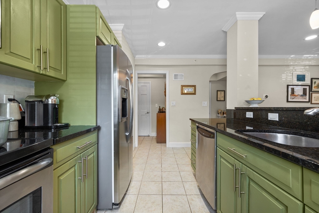 27-29 Commonwealth Ave # 9