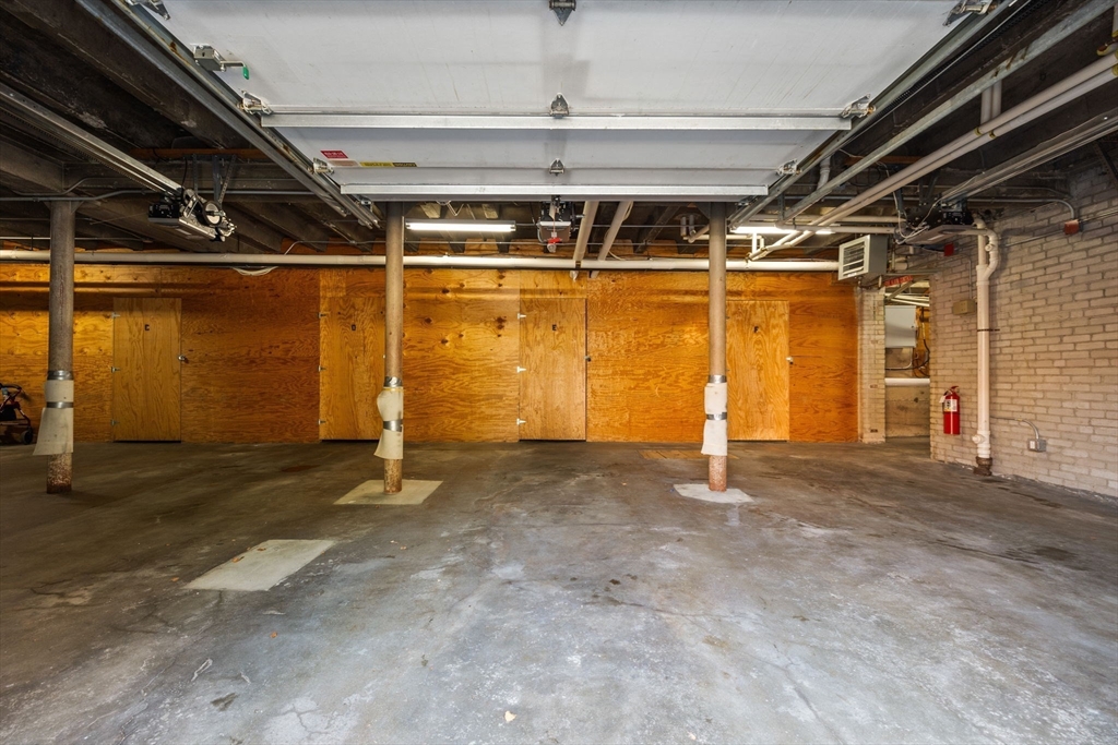 27-29 Commonwealth Ave # 9