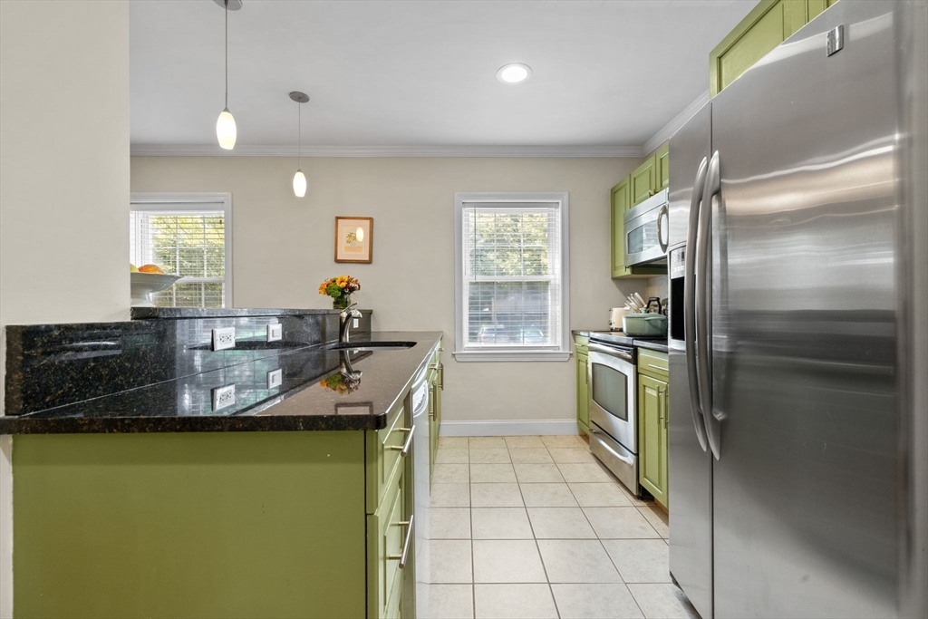 27-29 Commonwealth Ave # 9