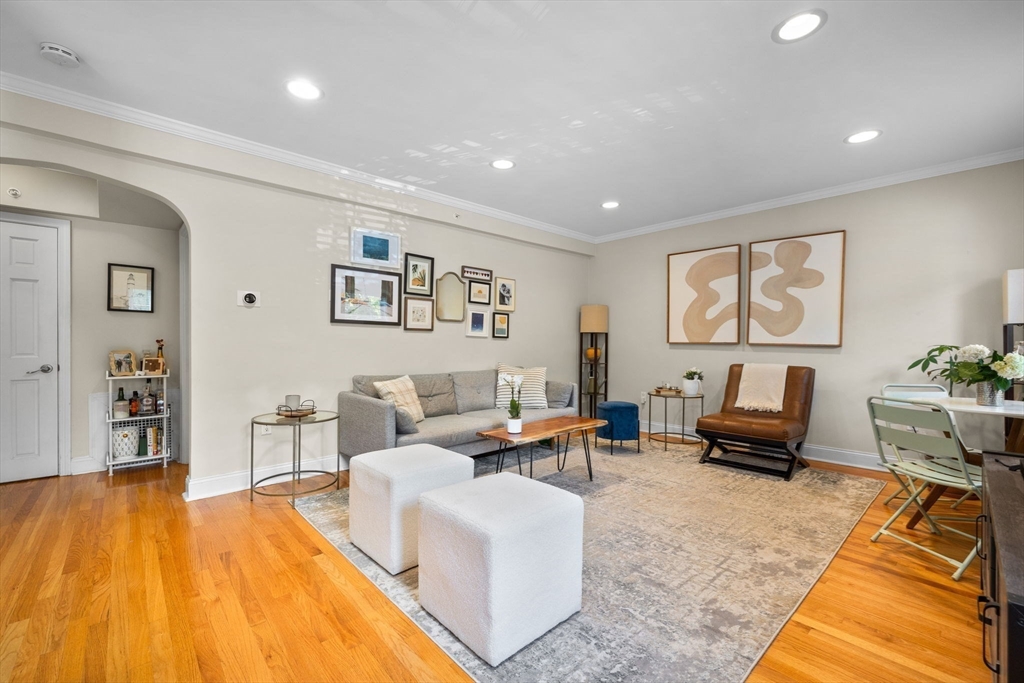 27-29 Commonwealth Ave # 9