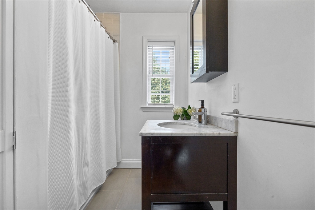 27-29 Commonwealth Ave # 9