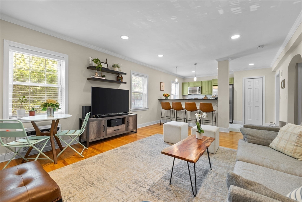 27-29 Commonwealth Ave # 9