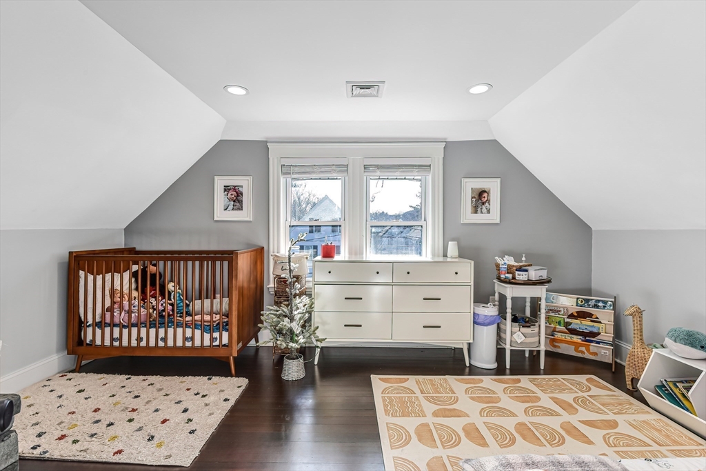 58 Metropolitan Ave # 2
