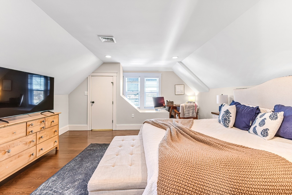 58 Metropolitan Ave # 2