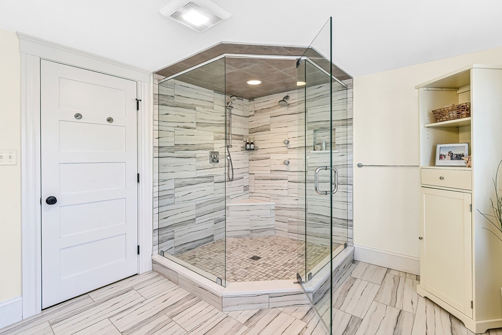 58 Metropolitan Ave # 2