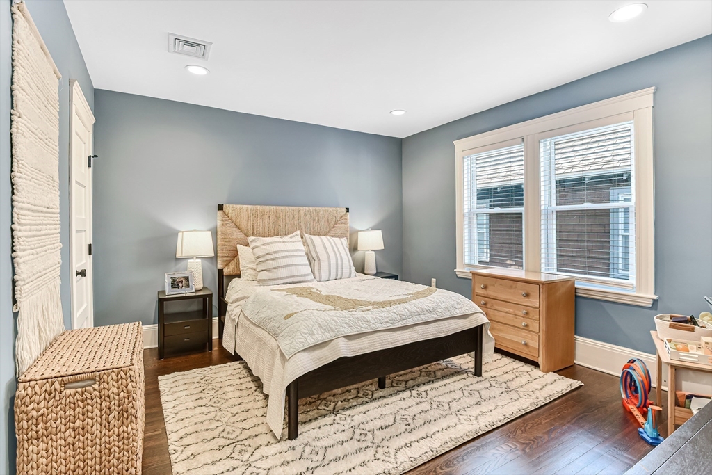58 Metropolitan Ave # 2