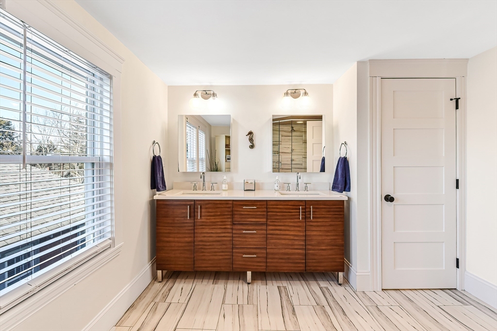 58 Metropolitan Ave # 2